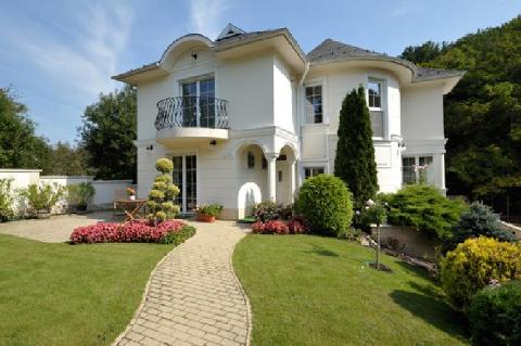 Венгрия, Будайские горы, вилла площадь 280 кв.м, Цена : 265.000 EUR (продажа)