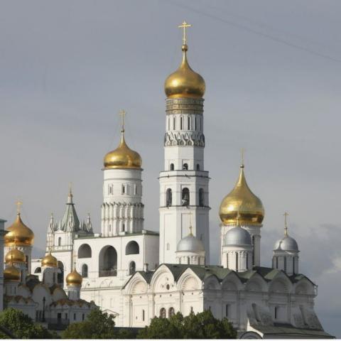 Путин подписал закон, запрещающий приватизировать религиозное имущество