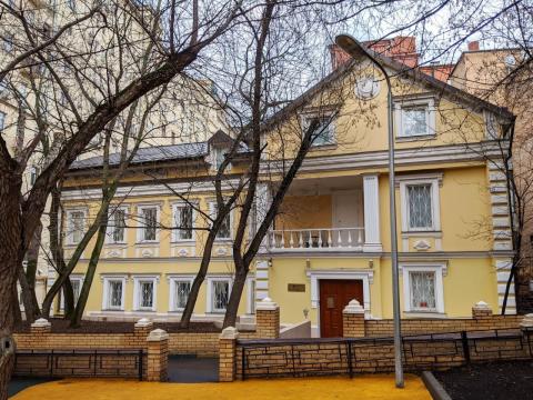 Москва, Шубинский пер., д. 6, стр. 4, нежилое здание площадь 618 кв.м, Цена : 309.000.000 руб. (продажа)