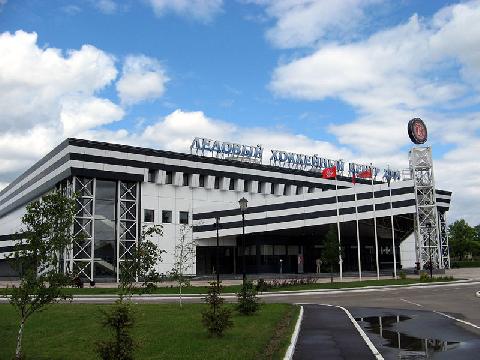 Московская обл., г. Чехов, ул. Московская, д.104, нежилое здание ледового дворца  6019,2 кв.м, Цена : 373.190.400 руб. (продажа)