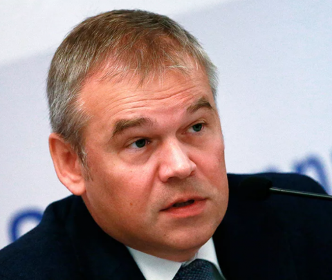 Требования "Траста" к "Открытие холдингу" превышают 450 млрд рублей,