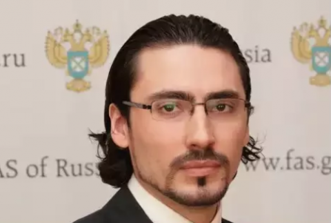Нужно искать баланс между удобством заказчика покупать одним лотом сразу и дроблением контрактов в госзаказах по 44 ФЗ.