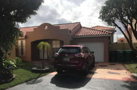США , Флорида 33126, Майами, 105 NW 85th Ct, коттедж  1401 кв.м, Цена : 290.440 $  (продажа)