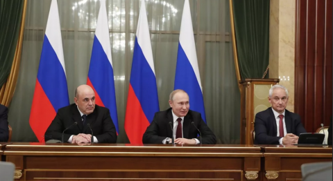 Поток дополнительных госденег достался почти всем крупным статьям, кроме одной - социального обеспечения населения. По ней расходы сократились на 9%.