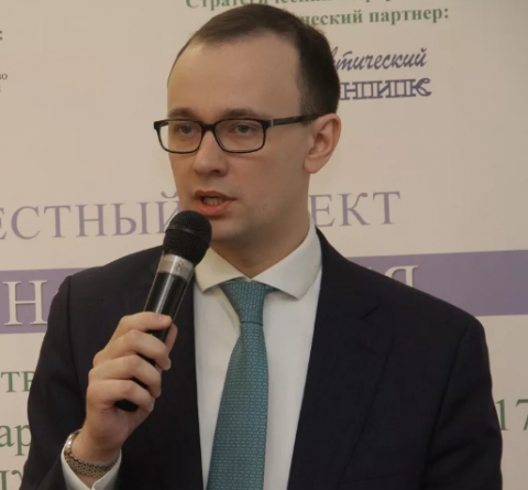 Минпромторг, уже выступавший с критикой вновь объявленного Москвой лекарственного офсетного контракта, хочет получить полномочия по заключению таких инвестиционных соглашений на федеральном уровне.