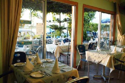 Кипр, Пафос, Корал Бей, отель - апартаменты 3600 кв.м, Цена : 3.600.000 EUR (продажа)