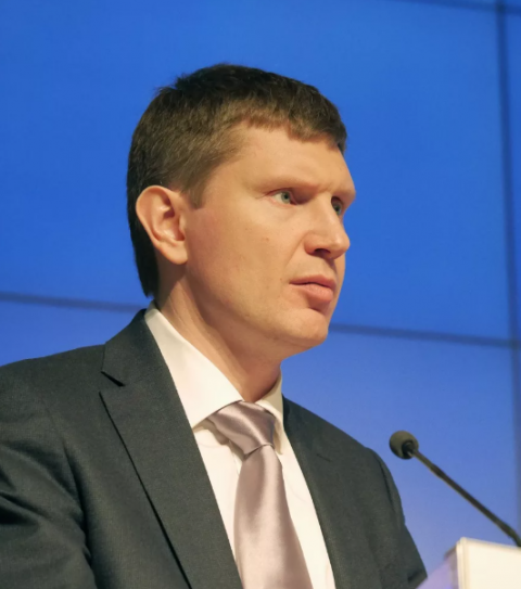 Закон о несостоятельности предусматривает, что индивидуальный предприниматель, признанный банкротом, не может вернуть себе статус ИП в течение пяти лет.
