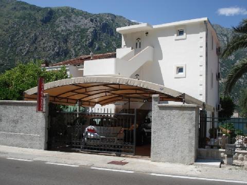 Черногория, Коштанице, вилла 400 кв.м, Цена : 1.450.000 EUR (продажа)
