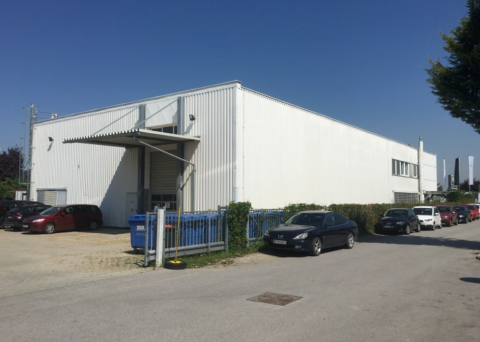 Австрия, Stockerauer Straße 181, 2100 Korneuburg, офисно-складские помещения 4398 кв.м, Цена : 223.094 EUR  (продажа)