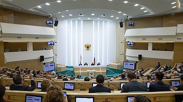  с 1 ноября 2019 года операторы связи будут обязаны  установить на своих сетях оборудование от Роскомнадзора, которое позволит ведомству вмешиваться в потоки трафика и блокировать запрещенные ресурсы.