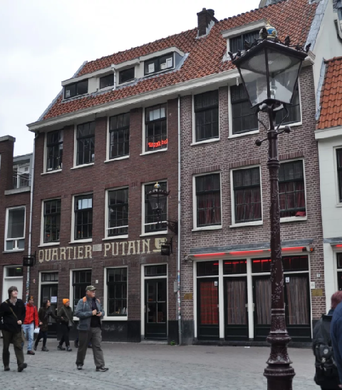 Нидерланды, Oudekerksplein 34, AMSTERDAM, нежилое здание   285 кв.м , Цена : 814.000 EUR  (продажа)
