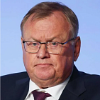 Глава ВТБ Костин: SWIFT надо просто-напросто убить